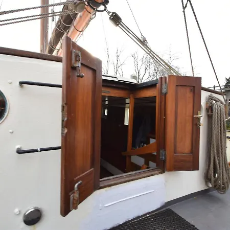 Botel Spacious Yatch Near Forest In