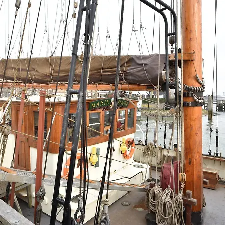Botel Spacious Yatch Near Forest In